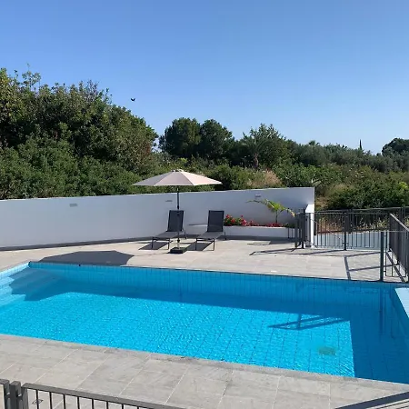Vilă Chrysanthia 2- Brand New 4 Bedroom Neo Chorio