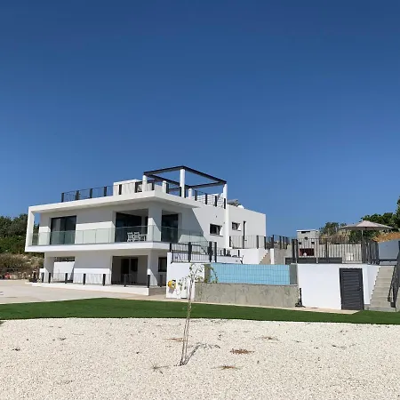 Chrysanthia 2- Brand New 4 Bedroom