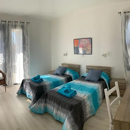 Villa Chrysanthia 2- Brand New 4 Bedroom Neo Chorio